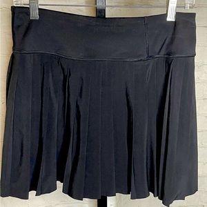 Athleta Elevate black pleated tennis skirt. Size small.